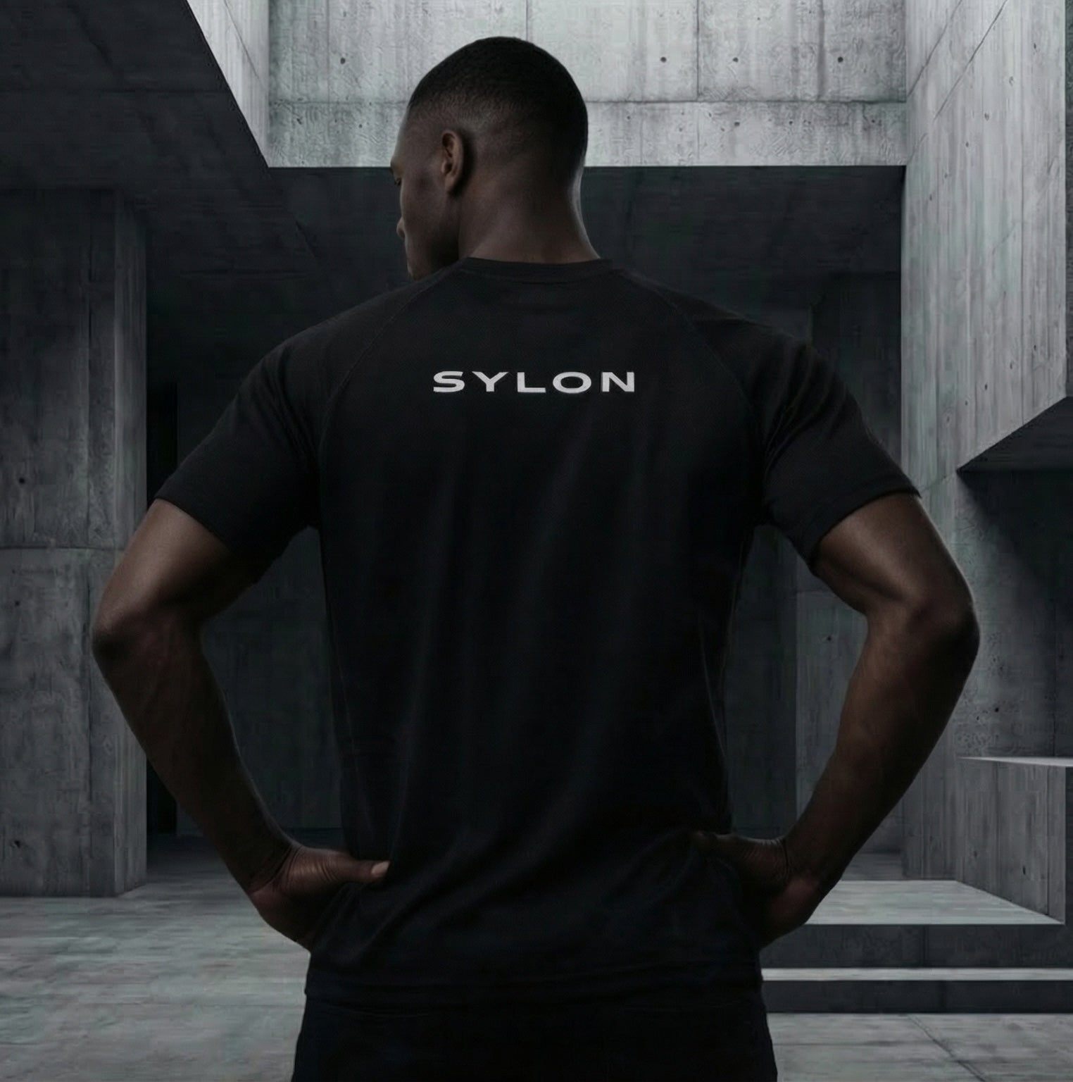 Essentials / Performance Tee